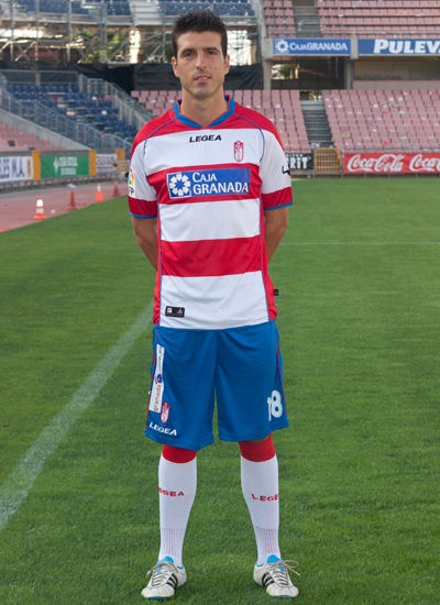  p>马努埃尔·卢塞纳,1982年11月18日出生于西班牙格拉纳达,西班牙