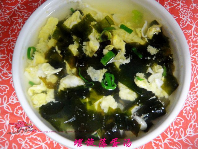  p>螺旋藻蛋汤,以螺旋藻,鸡蛋为主料的汤品. /p>