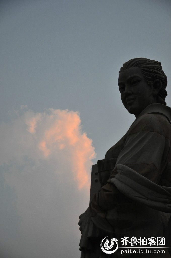 淄博市博山区人民为纪念当地的"孝神"颜文姜而自发举行的民俗文化活动