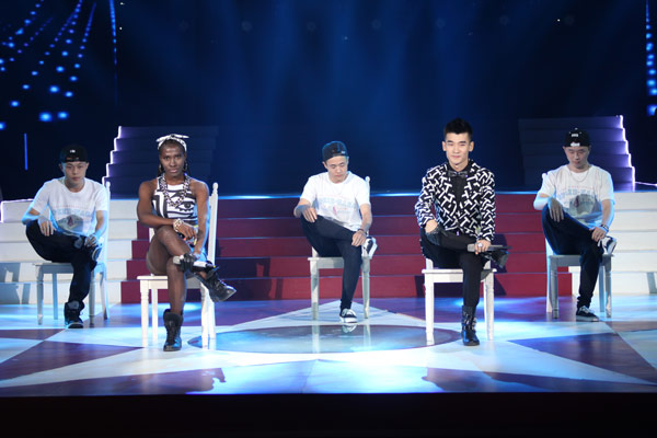  p>白加黑组合,2014年荣获央视《星光大道》周冠军,创新的中外男女