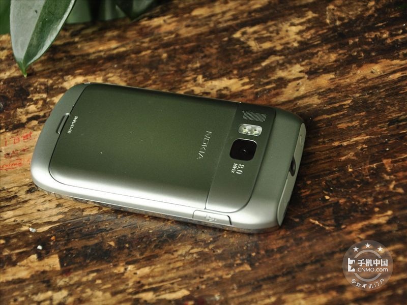  p>诺基亚一款于2011年上市的经典全键盘手机.