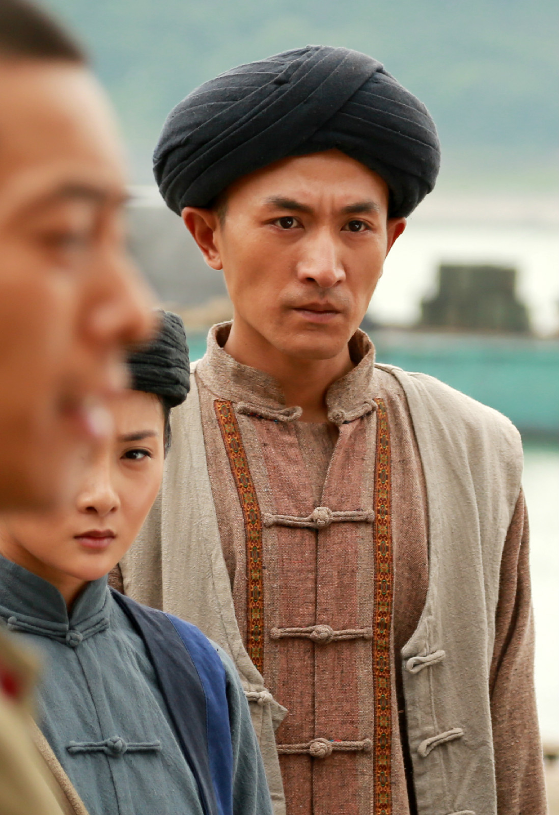 因出演个人首部都市剧《 a target="_blank" href="/item/红与黑2000