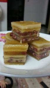  p data-id="gn7y63m7kn">千层糕/千层红豆糕是一道美食,由马蹄粉