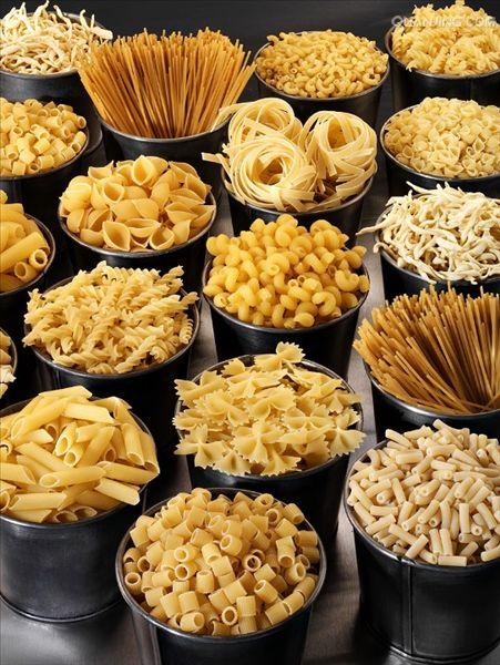 世界各地均有不同种类的面食,中国的面点小吃历史悠久,风味各异,品种