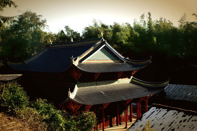  p>千年古刹——莲花山白云寺,座落在江西省 a target="_blank" href=