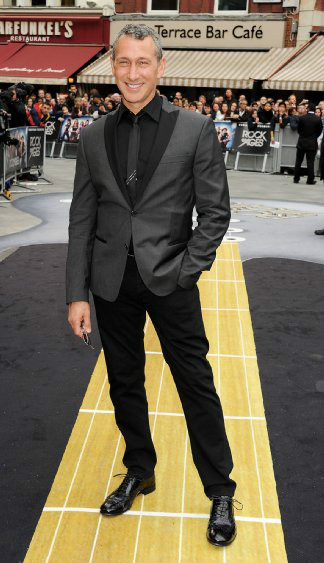 影片由 a href="#" data-lemmaid="3577447">亚当·山克曼 /a>执导