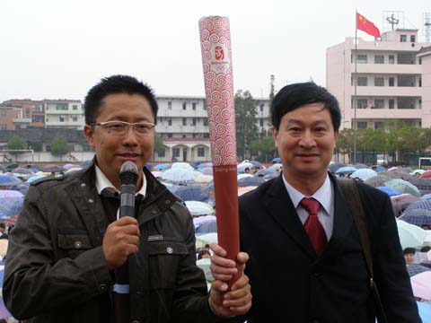  p data-id="gnywp37n0s">江西省鄱阳县第一中学(简称鄱阳一中),位于