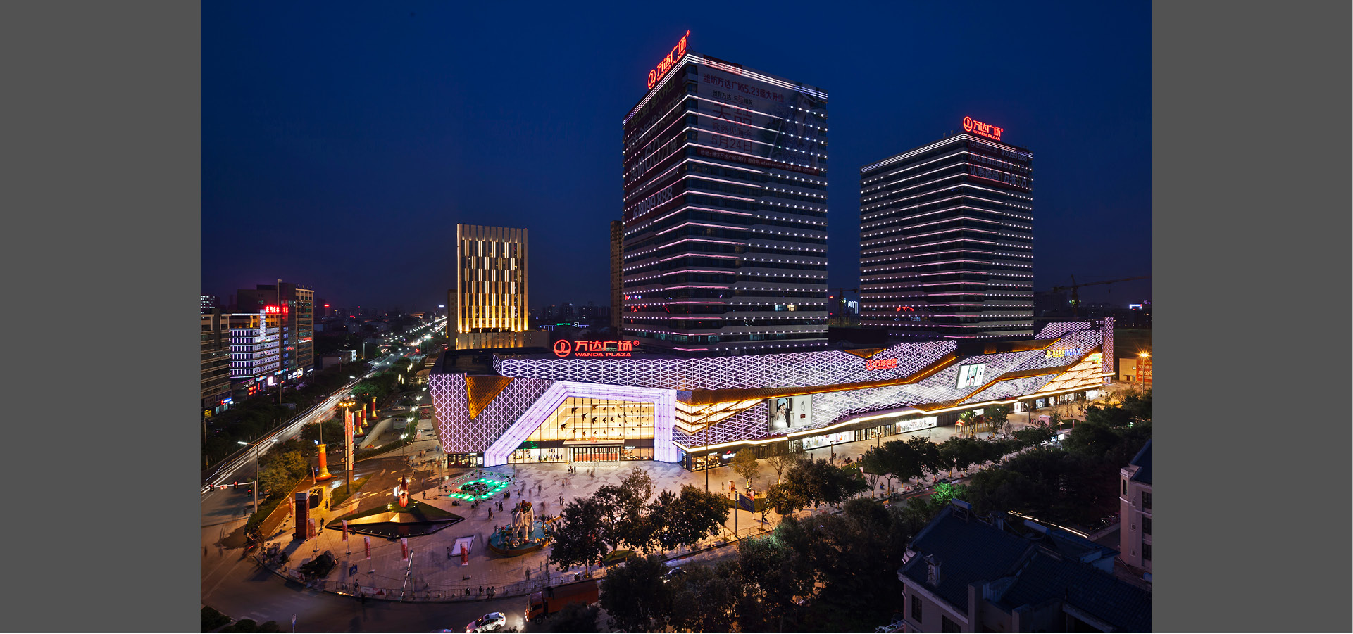 万达广场位于武汉市 a target="_blank" href="/item/江汉区/3197742"