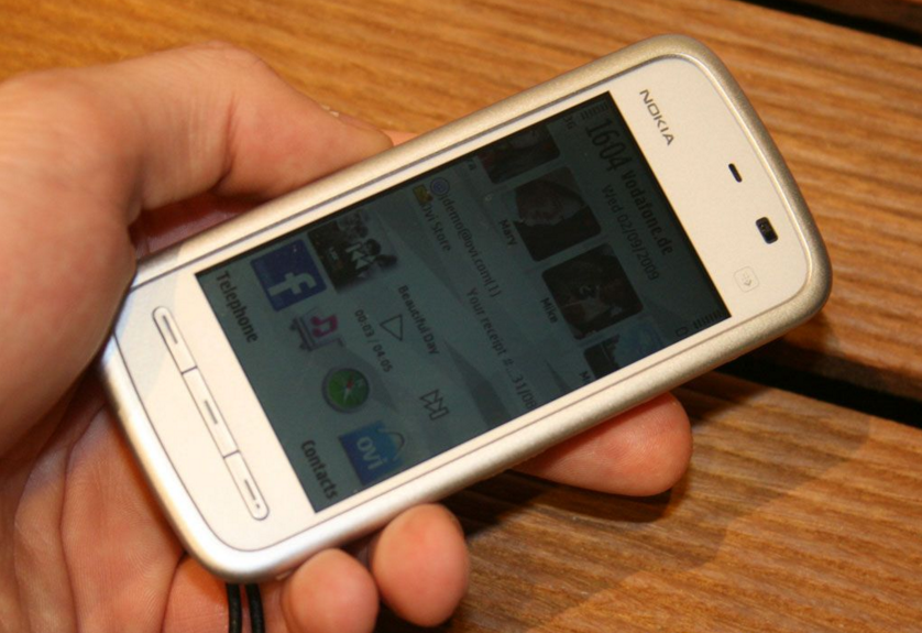 诺基亚 5800