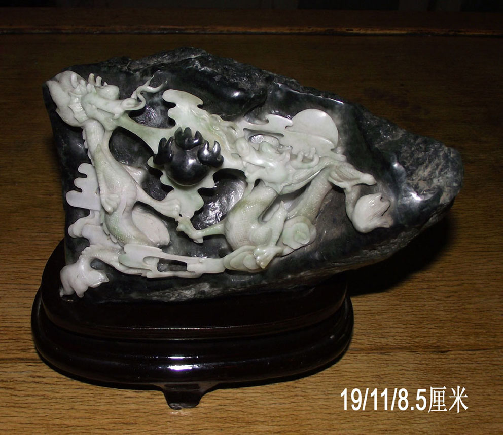  p>密玉(mixian county jade)又称"河南玉",以产于河南省新密市而得名