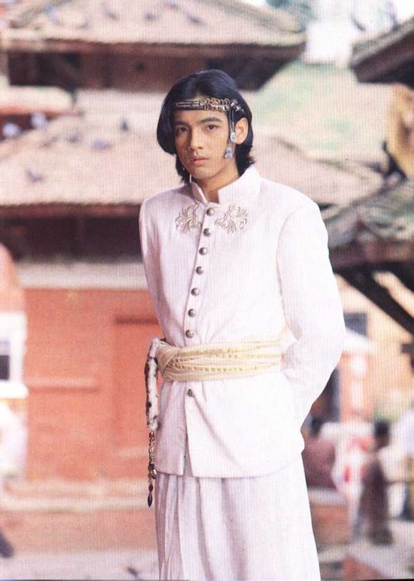  p>索纳拉姆·泰匹塔克(num),1973年8月22日出生于泰国曼谷,在泰国蓝