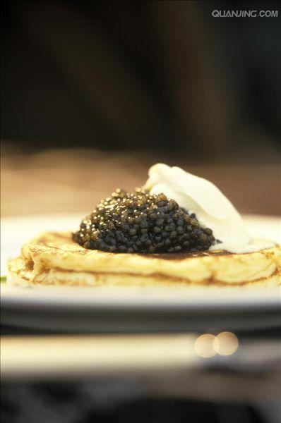  p>鱼子酱,又称鱼籽酱,鲟鳇鱼卵,鲑鱼卵等的 a target="_blank" href=