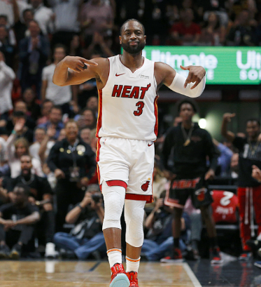  p>德怀恩·韦德(dwyane wade),1982年1月17日出生于美国 a target="