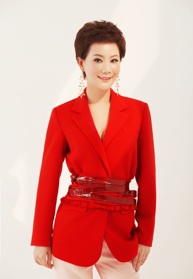  p>叶翠,女高音歌唱家,原战友文工团独唱演员,,现中国煤矿文工团国家