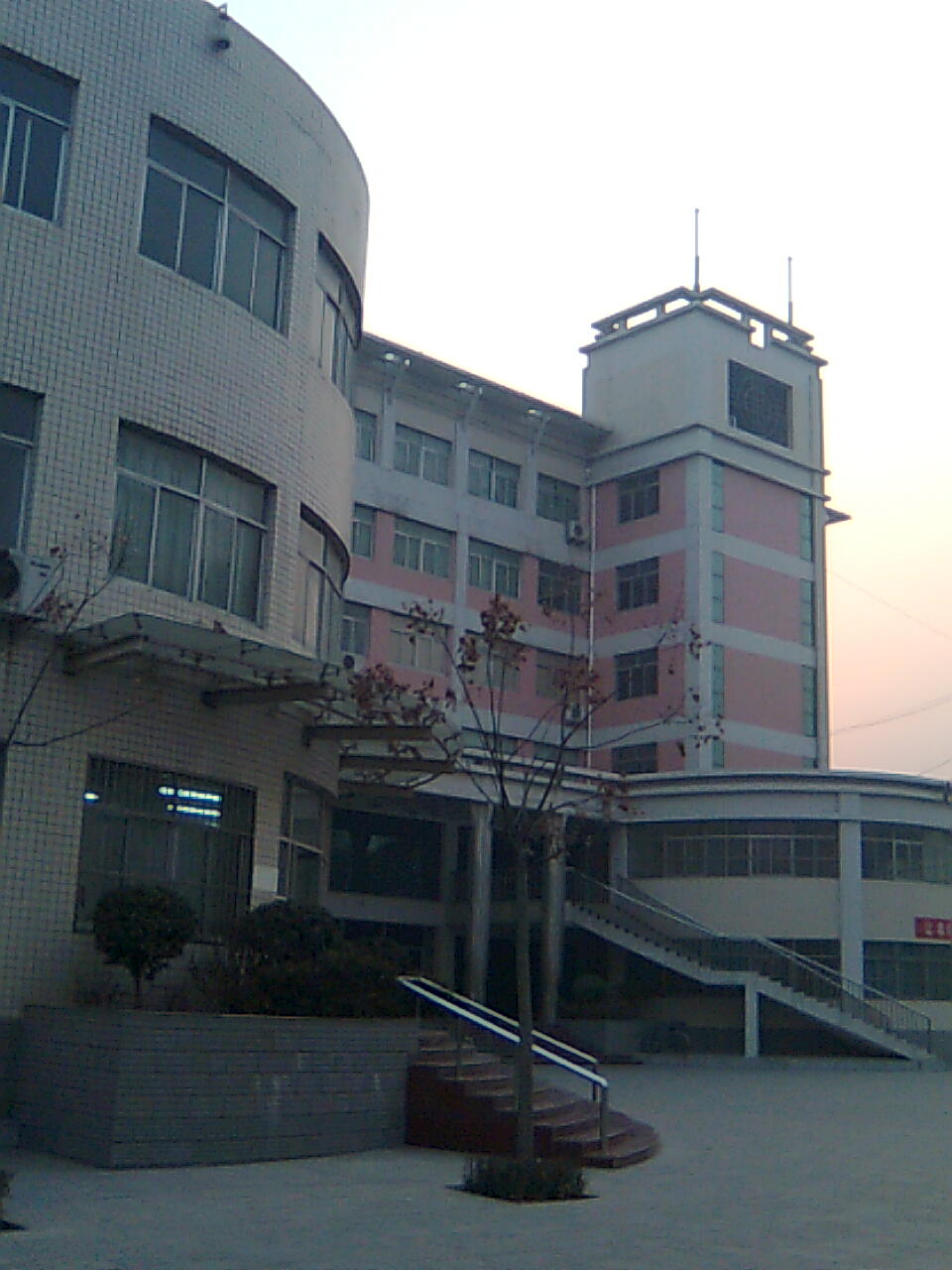  p> a href="#" data-lemmaid="15766437">陕西省渭南市瑞泉中学 /a>