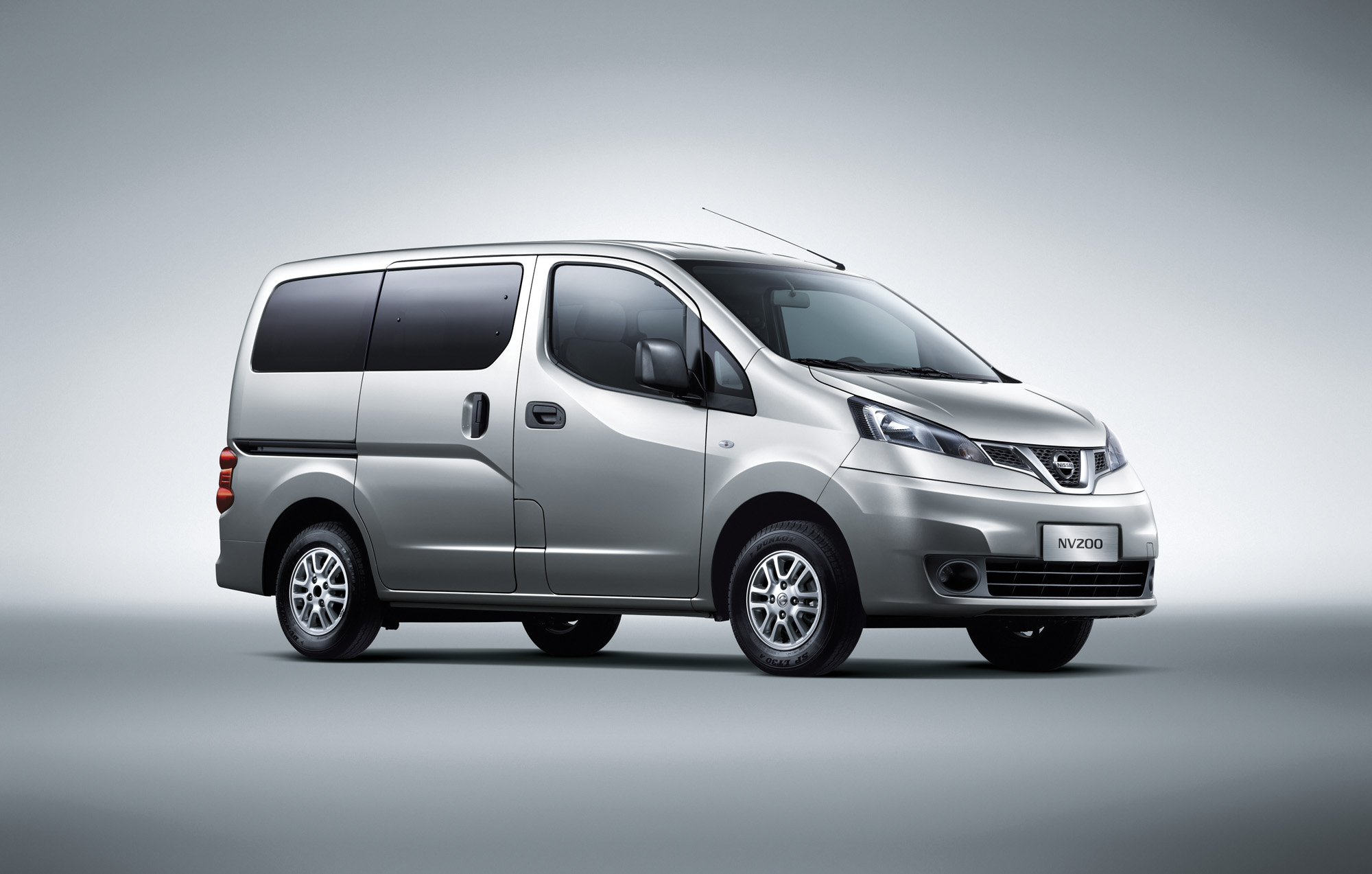  p data-id="gn5h6hx11c">郑州日产新款nv200的最大变化除了外观的大