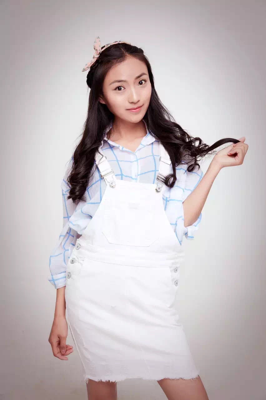  p data-id="gnzzvlcmts">安宁,出生于陕西咸阳,中国内地女演员.