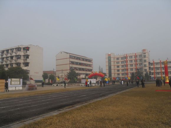  p>汉川四中创建于1956年7月,座落在汉川西部古镇脉旺镇. /p>