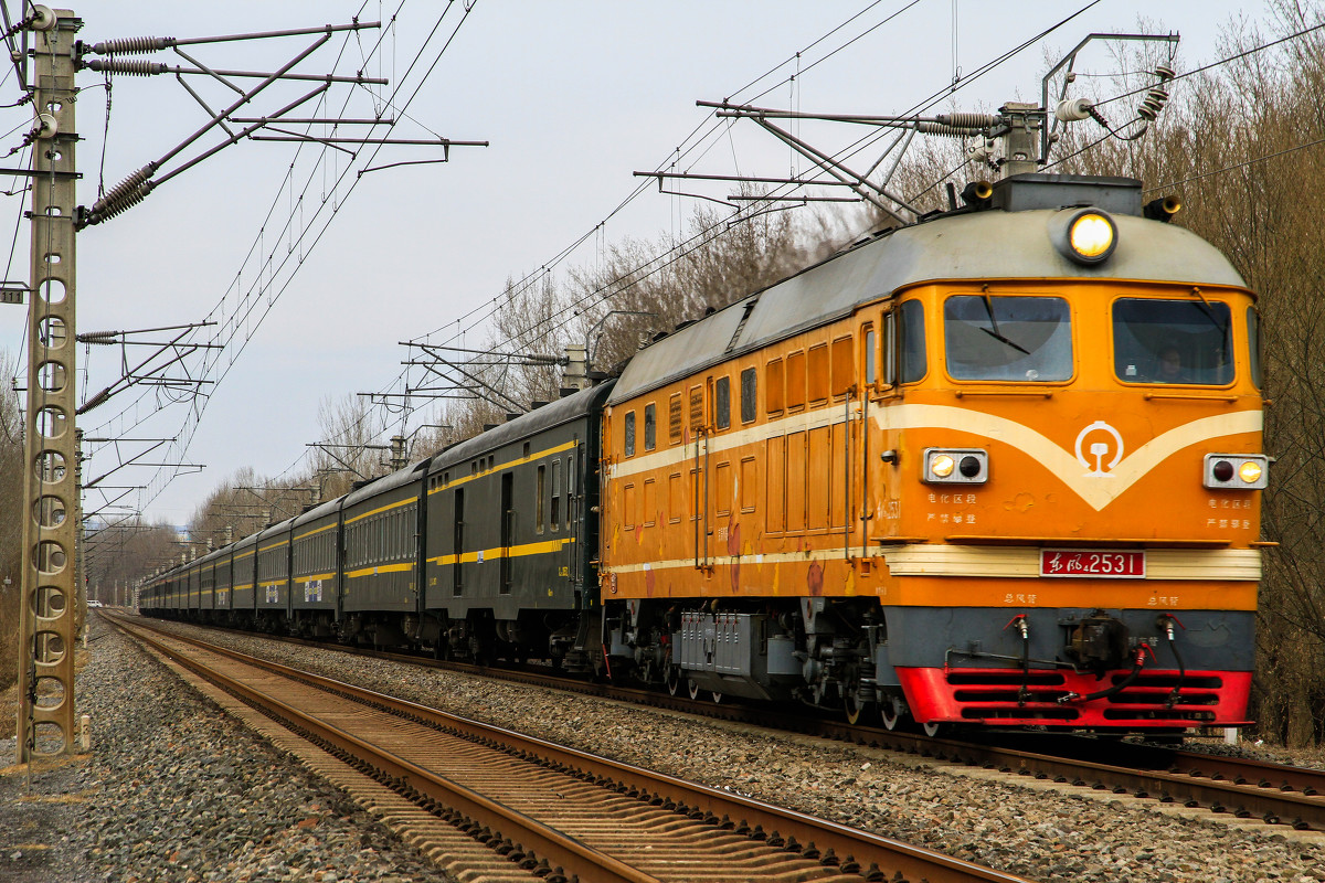  p> b>东风4型内燃机车 /b>(df4),是 a target="_blank" href="/item