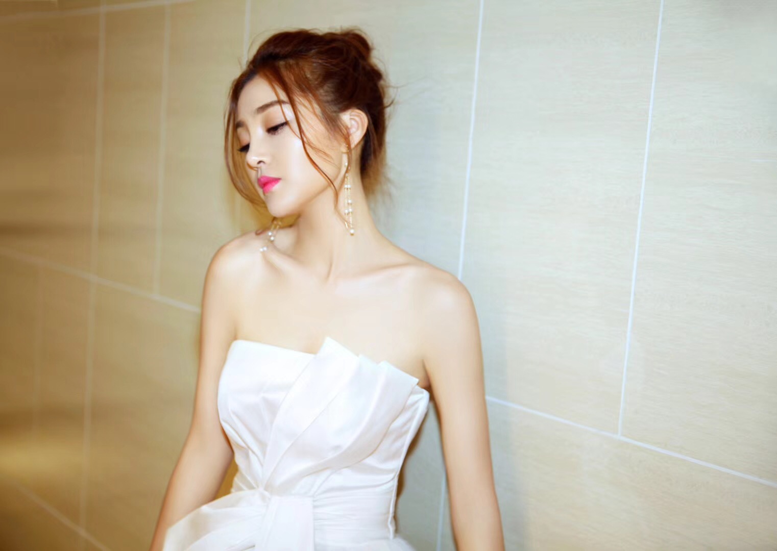 gntgx6uaib">郭艳,1992年11月24日出生于安徽省淮南市,中国内地女演员