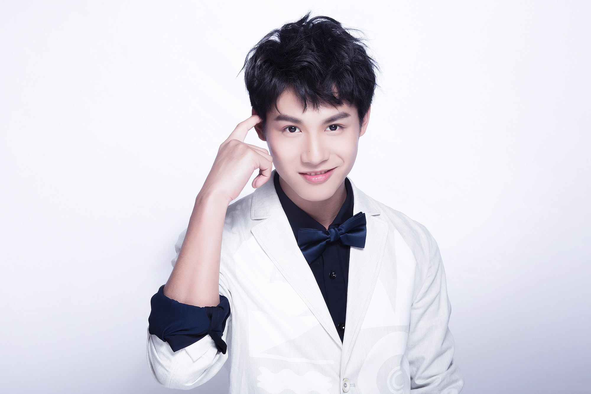  p>郑业成,1993年8月26日出生于 a target="_blank" href="/item/吉林