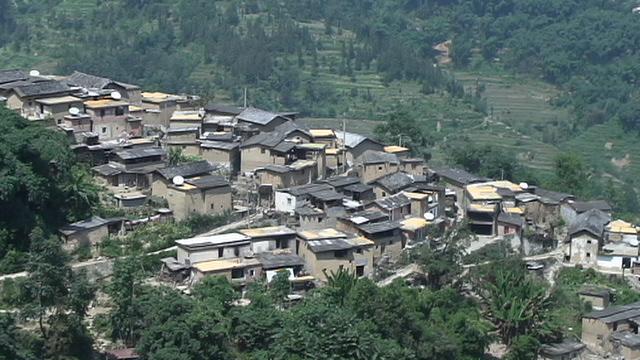  p>小者茶村隶属于云南省红河州建水县坡头乡西底行政村,属于山区.