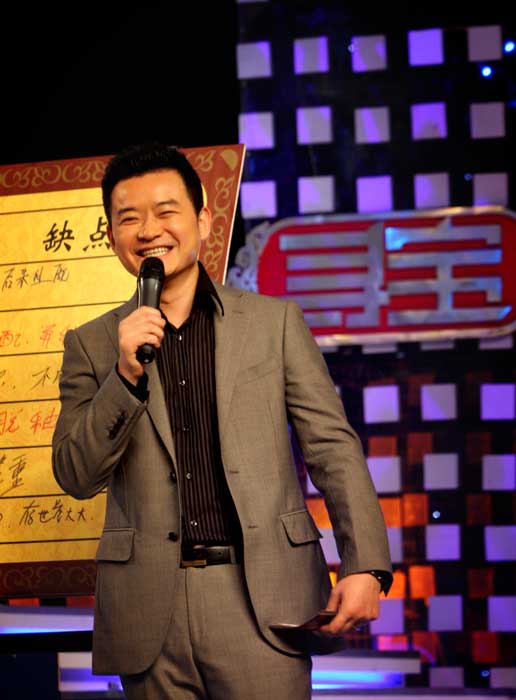  p>李佳明,1975年10月10日出生于新疆库尔勒,中共党员,中央广播电视总