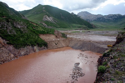  p data-id="gnhevp8f6q">龙坝电站位于阿坝藏族羌族自治州黑水县境内