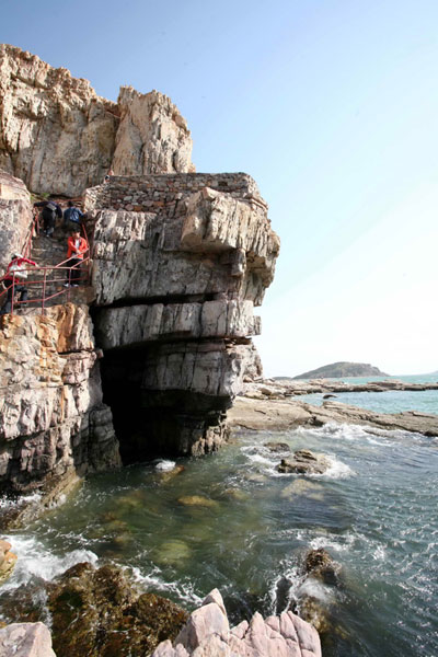 似宝塔而得名,位于庙岛群岛西北处的犁具把岛,在地理上属于小黑山岛