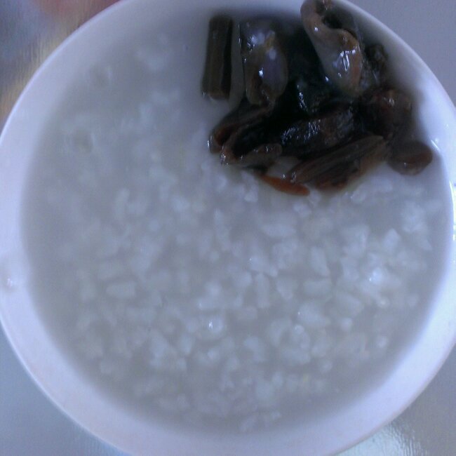  p>咸菜白粥是以大米粥,咸菜为主料的粥品. /p>