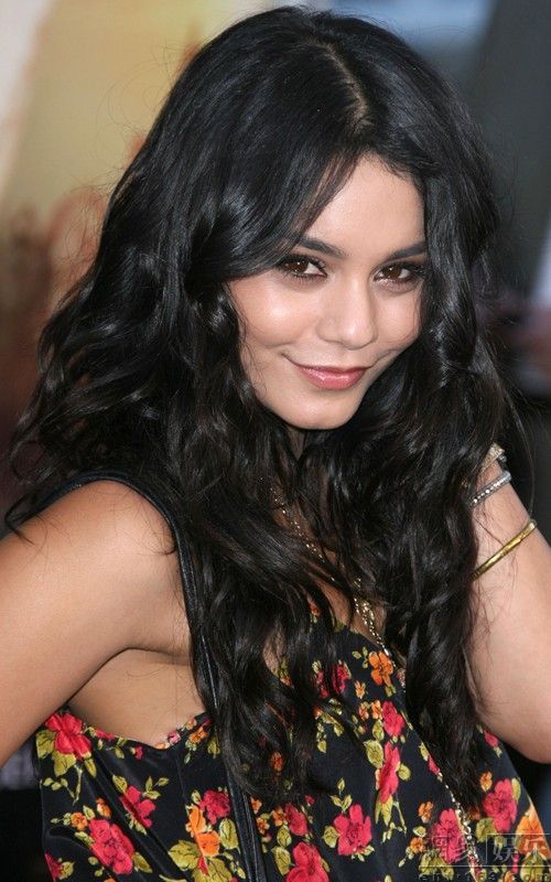  p>凡妮莎·哈金斯(vanessa hudgens),1988年12月14日出生于美国 a