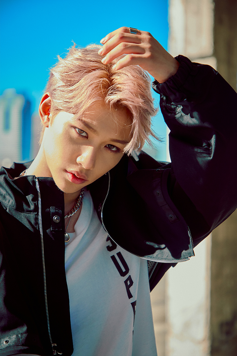 韩裔男歌手,韩国男子演唱组合 a target="_blank" href="/item/stray