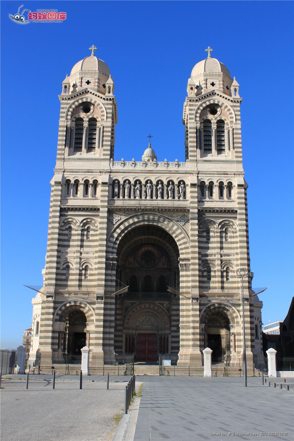 marie majeure (la major))是建于十二世纪,属于一座罗马式的建筑,大