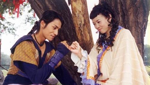  p>《名扬花鼓》又名《饮血刀》是由中国国际电视总公司影视事业部