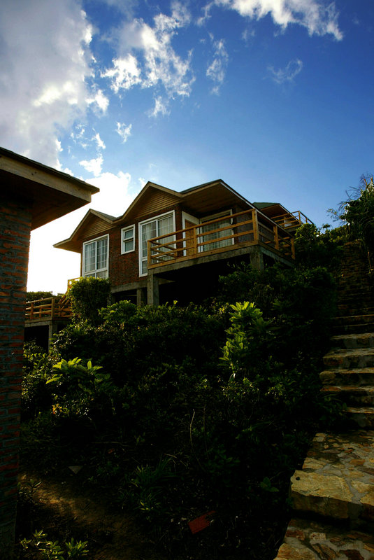  p>深圳鹿嘴山庄度假村是由 a target="_blank" href="/item/深圳市">