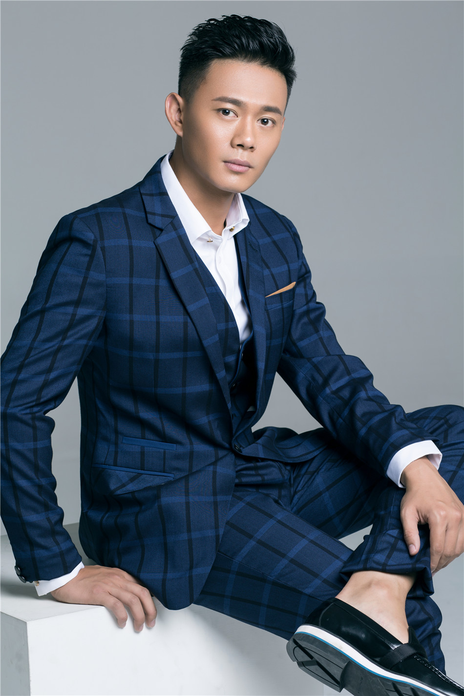 1983年12月21日出生于辽宁省沈阳市,中国内地影视男演员,毕业于 a