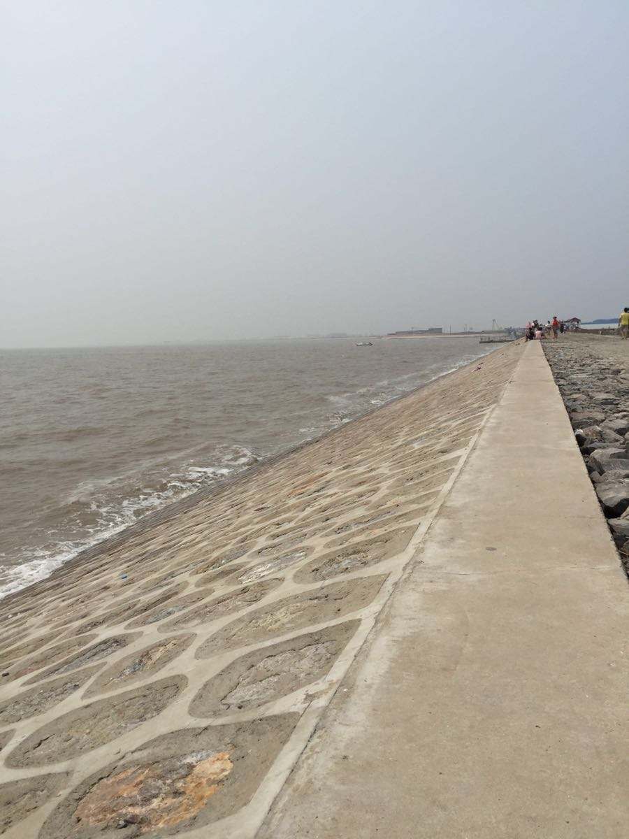  p>天津海滨浴场位于 a target="_blank" href="/item/滨海新区/1752"