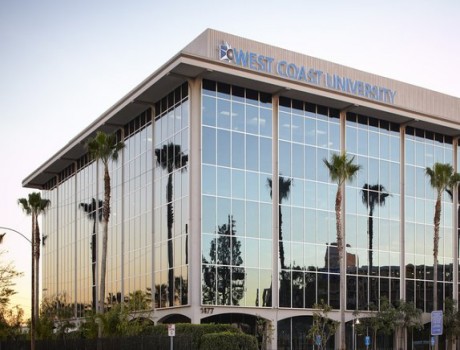  p data-id="gnaphm3b95">西海岸大学(洛杉矶)是美国加利福尼亚州一所