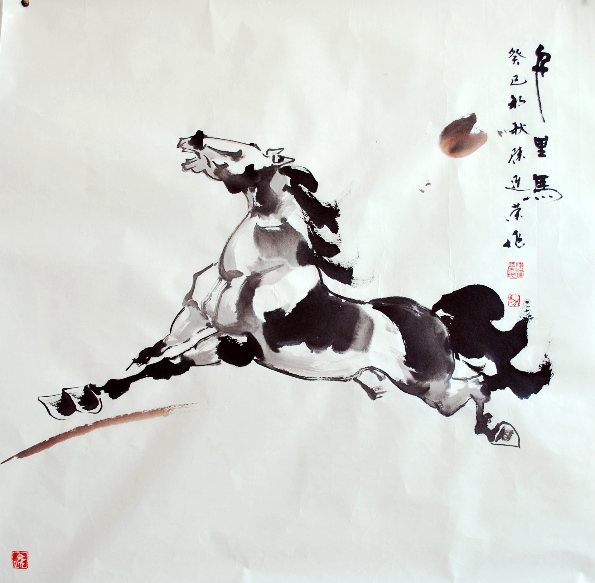  p>陈进荣,字紫晨,中国当代画马名家,中国西部画院特聘画师,九州书画