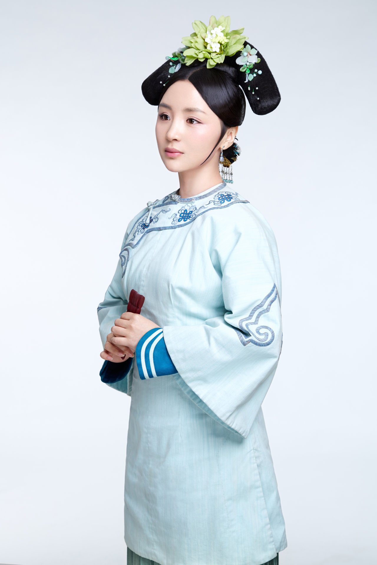 曾就职于上海话剧艺术中心,中国内地女演员,歌手