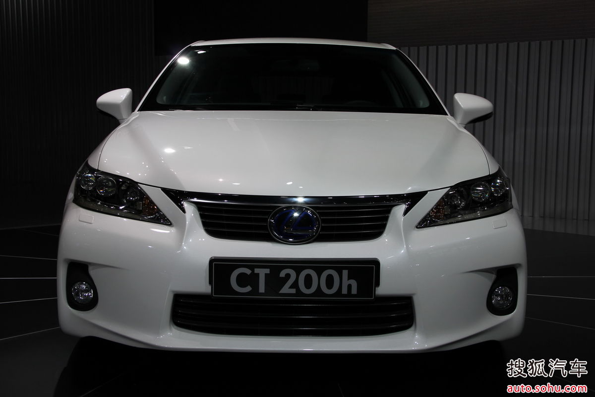 ="#" data-lemmaid="915889">雷克萨斯 /a>在国内开启混动先河的车型