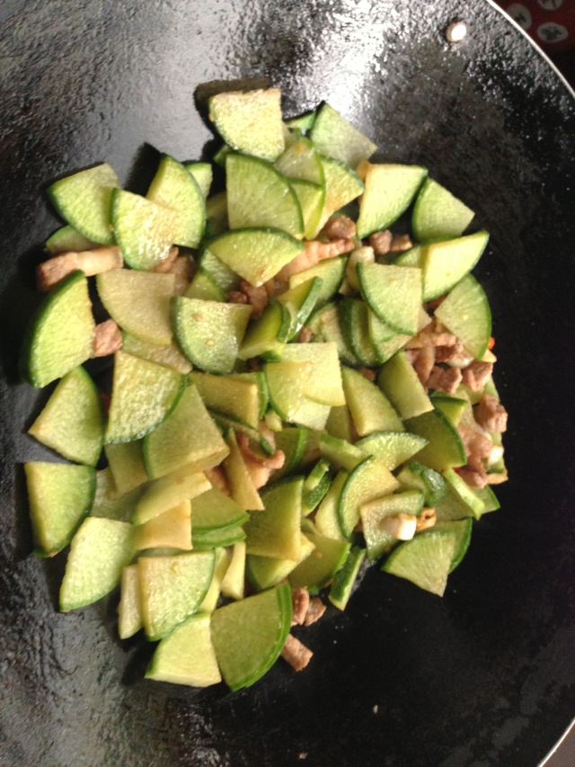 土猪肉烧青萝卜