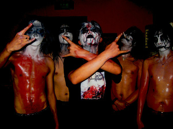 09年9月9日推出首张唱片,所受影响:root ,blasphemy ,mayhem (怖电