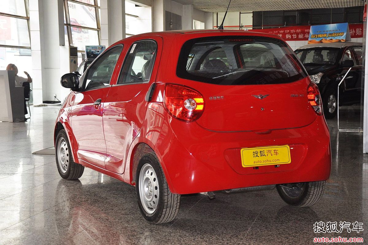 的先锋车型,是瑞麒完全面向现代年轻族群打造的一款智能数字精品小车