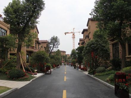  p data-id="gnwv684zkf">碧桂园天麓山是碧桂园2011年塘厦版块重要