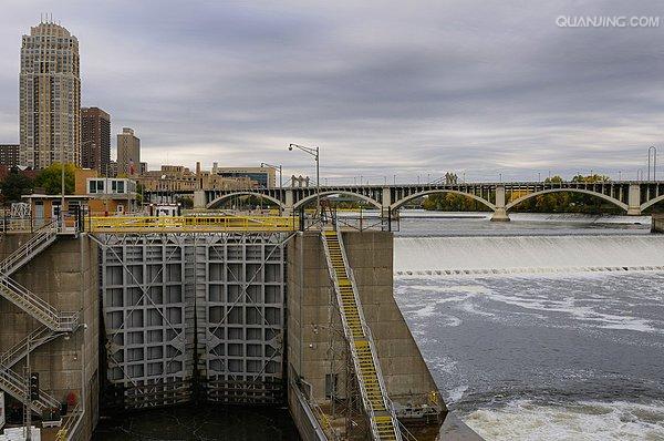  p>密西西比河(英语:mississippi river)是美国最大的河流,是世界第四