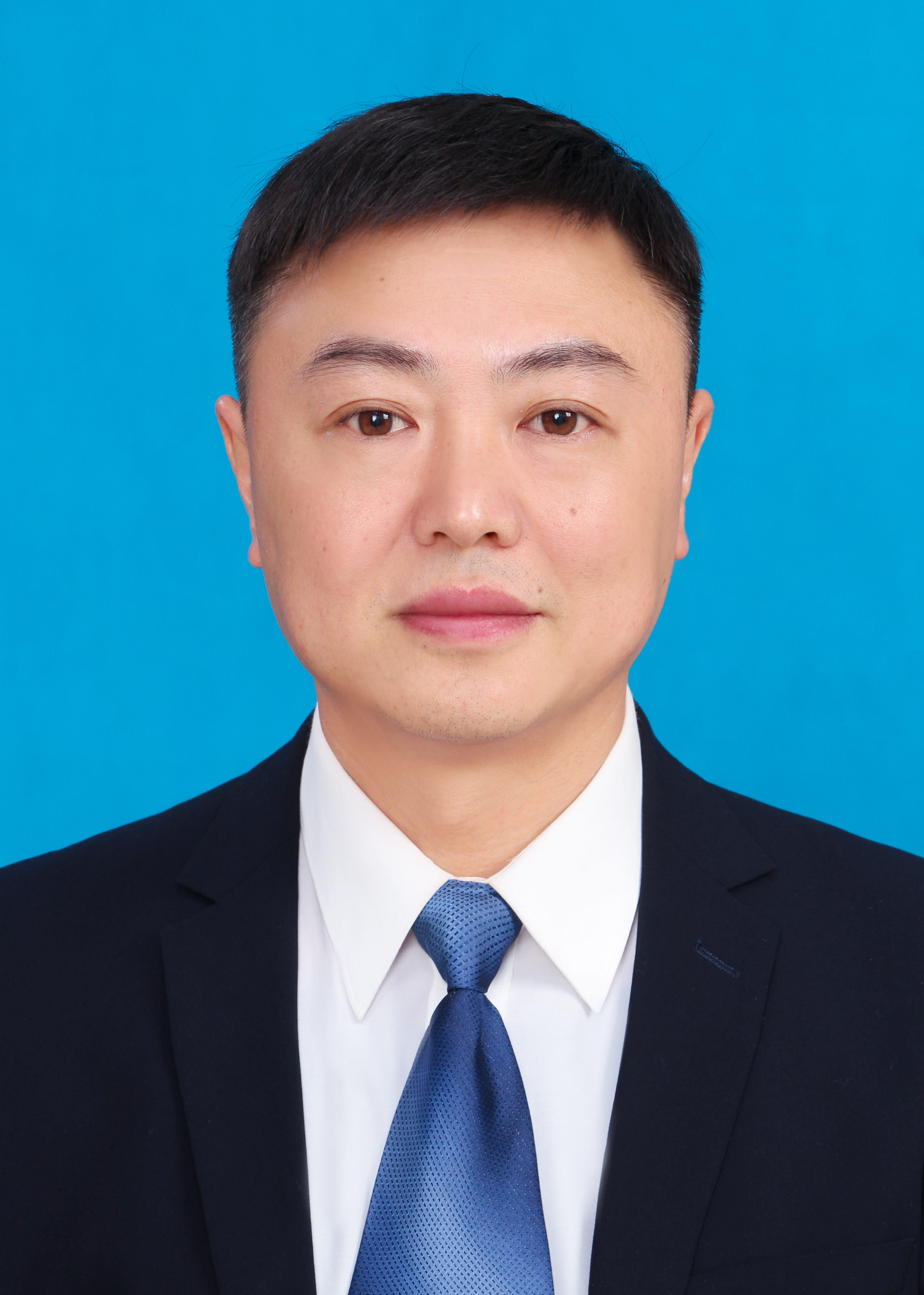 中共党员,现任绥阳县人民政府党组成员,绥阳县人民政府副县长,绥阳县