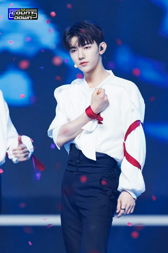 章昊（中国内地男歌手、韩国男子组合ZEROBASEONE成员）_百度百科