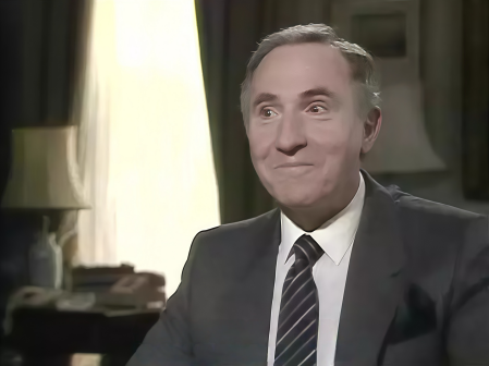 是，首相（英国1986年西德尼·洛特比与彼得·惠特莫尔联合执导的系列喜剧）_百度百科