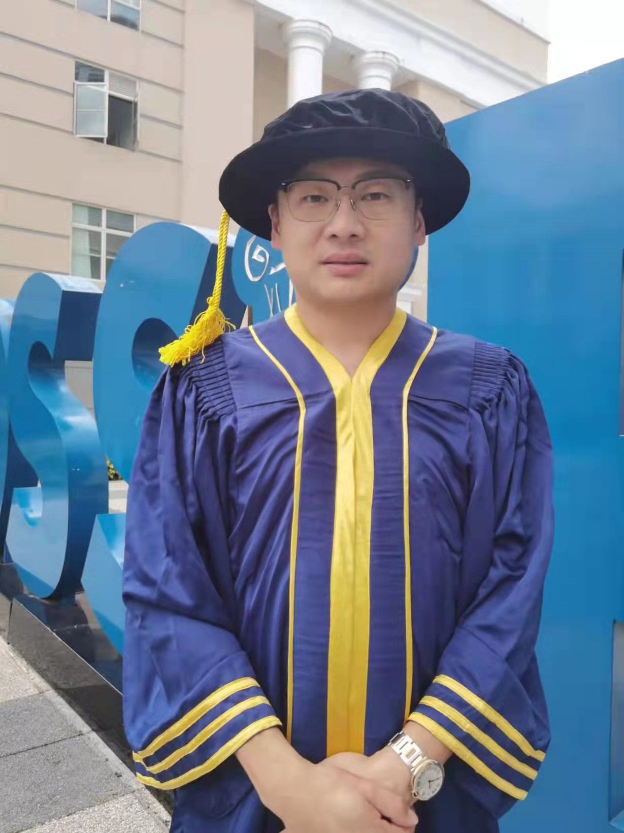  p data-id="t1mnyxtcjj3p">张亮博士,祖籍中国山东, span class="ref